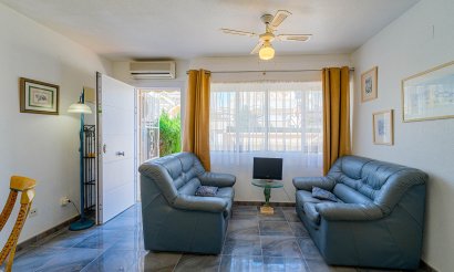 Resale - Villa - Los Altos
