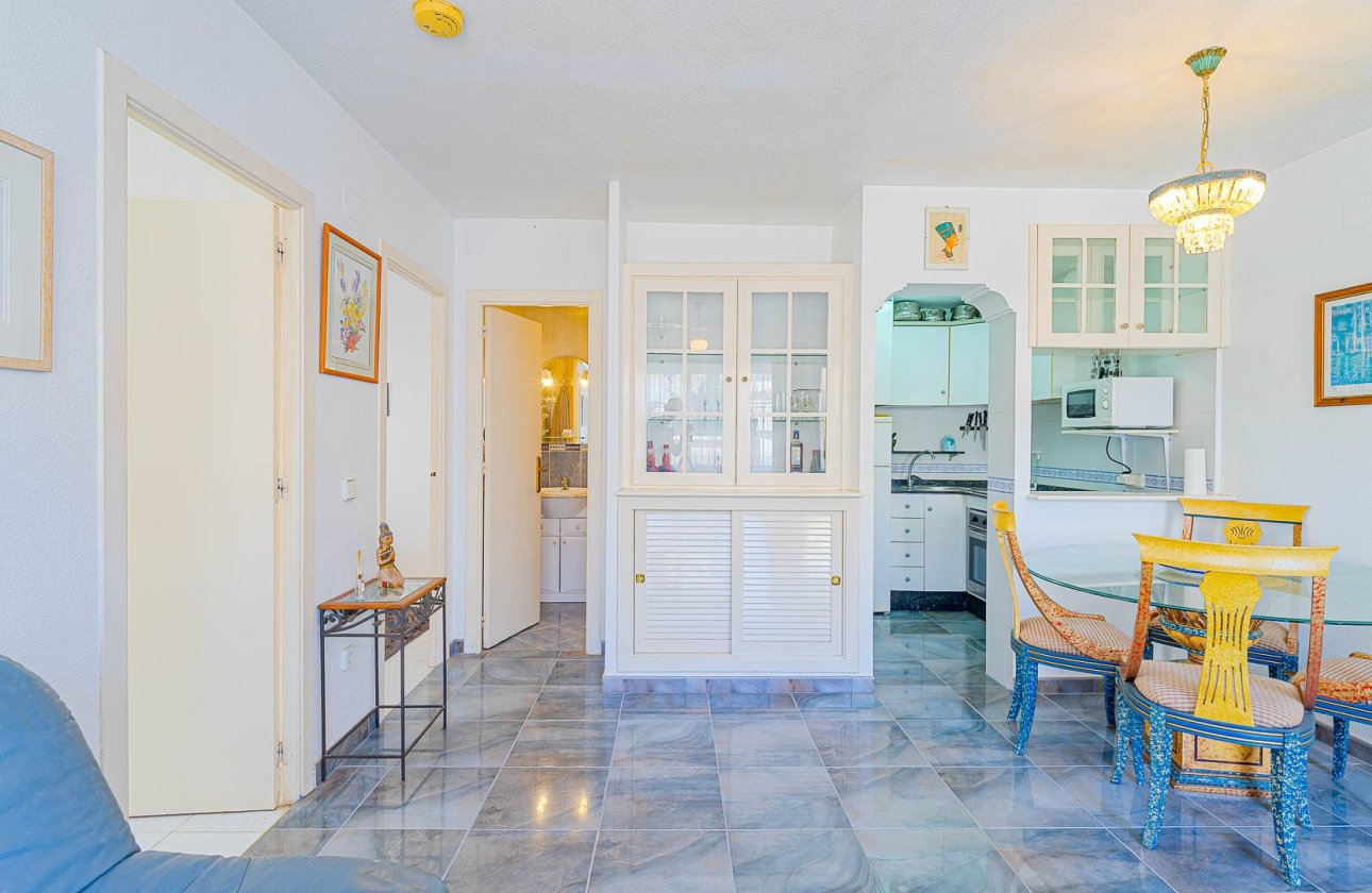Resale - Villa - Los Altos