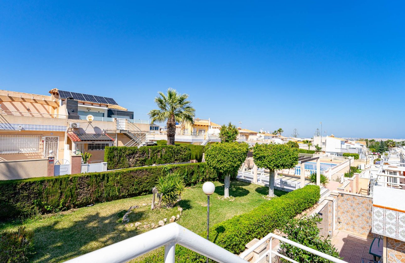Resale - Villa - Los Altos