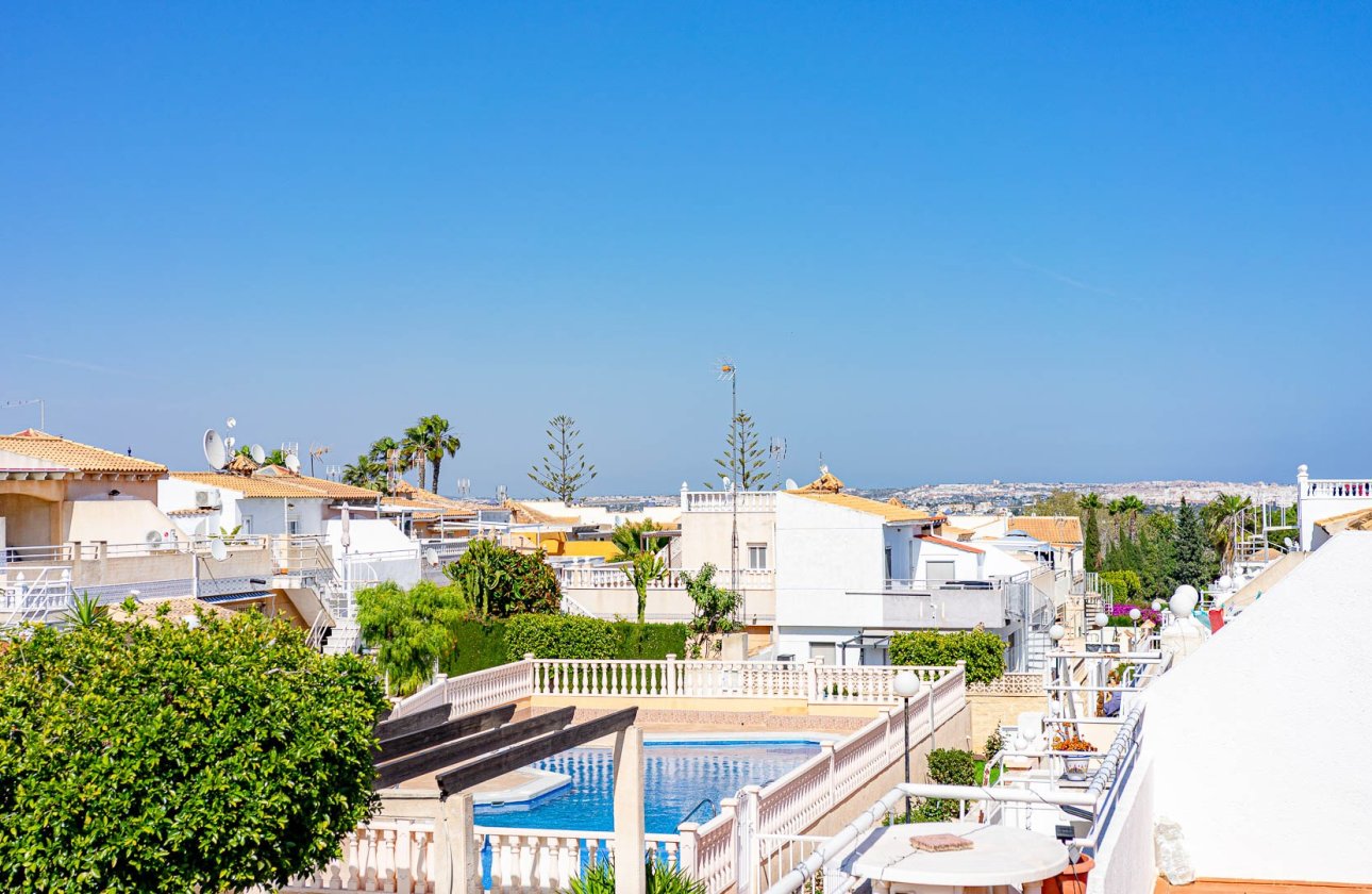 Resale - Villa - Los Altos