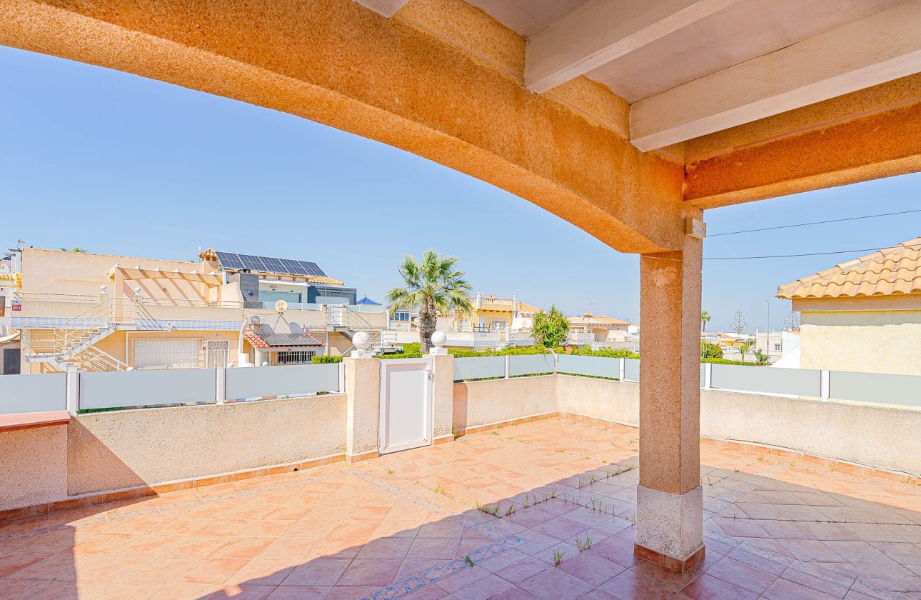 Resale - Villa - Los Altos