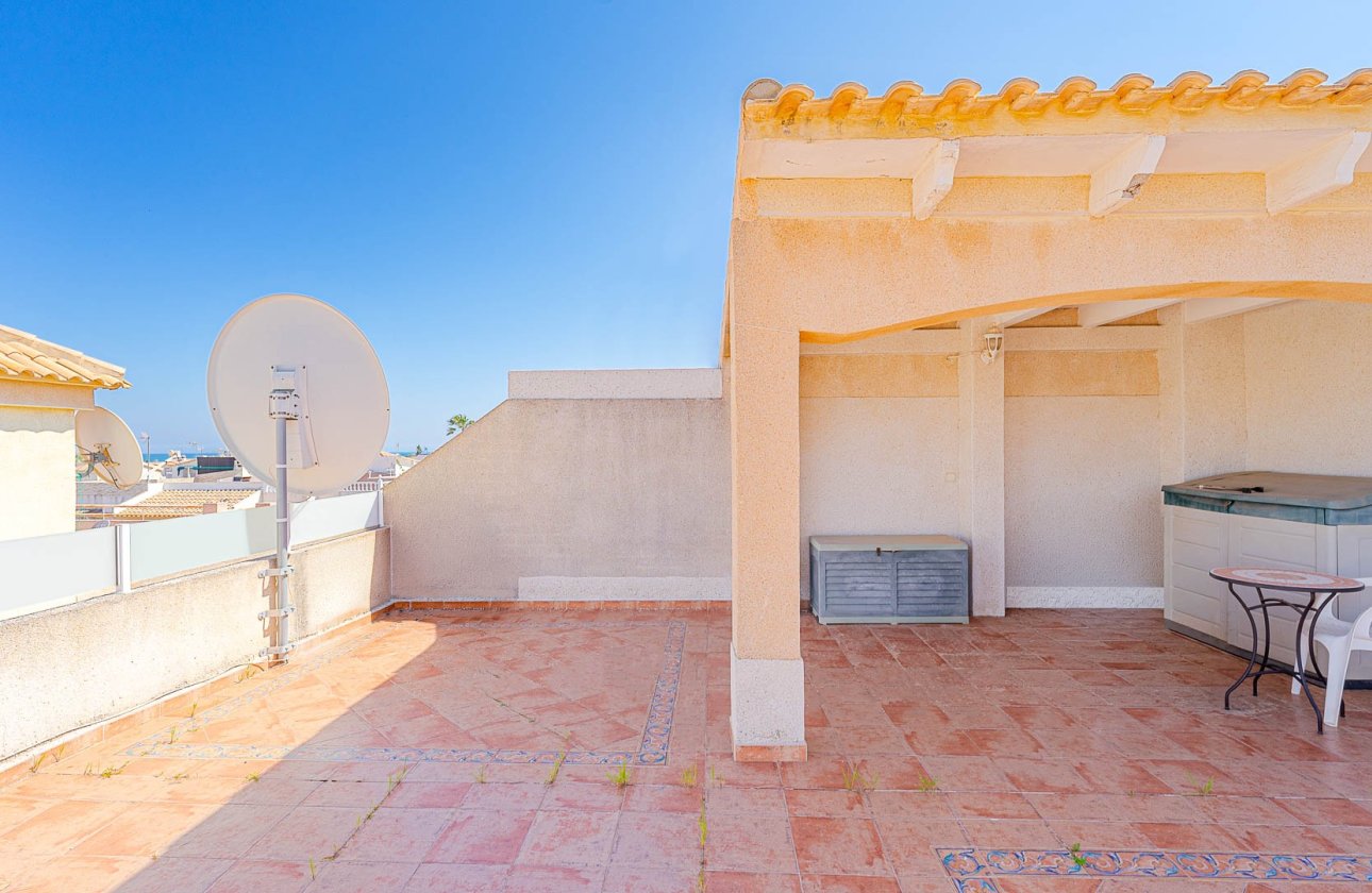 Resale - Villa - Los Altos