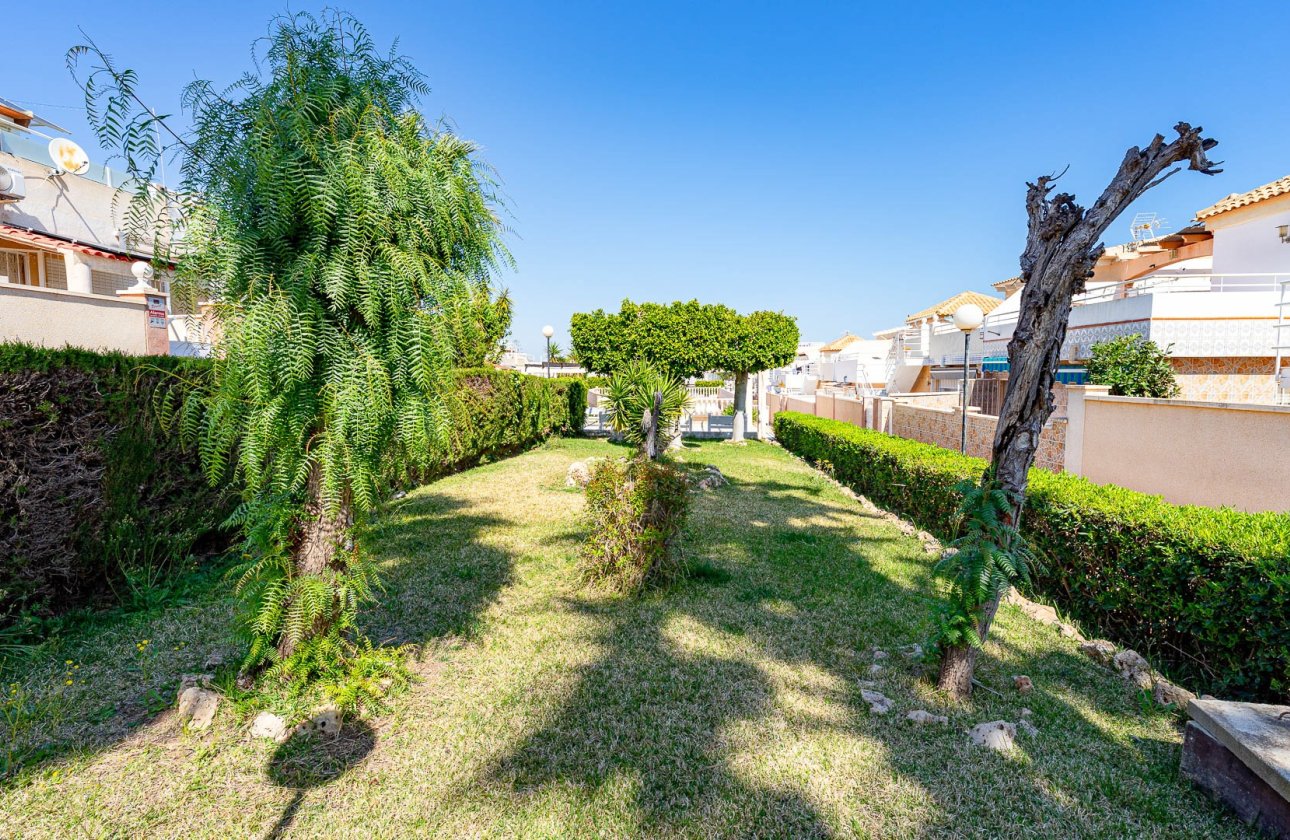 Resale - Villa - Los Altos