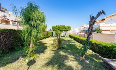 Resale - Villa - Los Altos