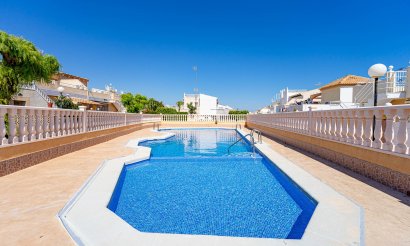 Resale - Villa - Los Altos