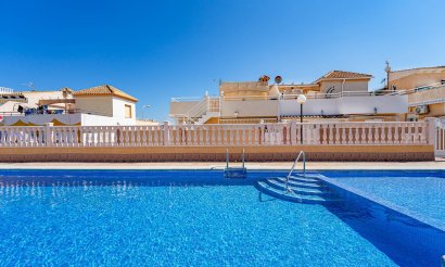 Resale - Villa - Los Altos