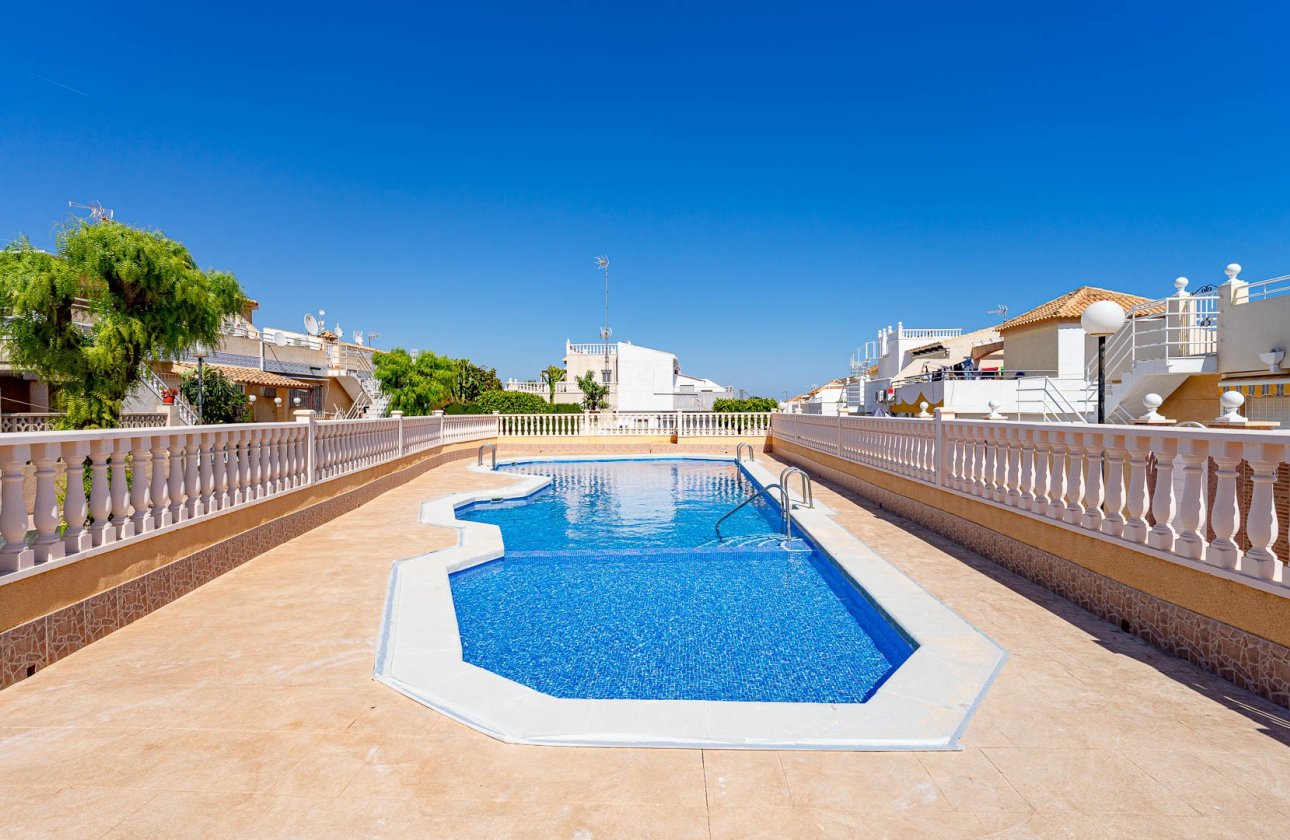 Resale - Villa - Los Altos