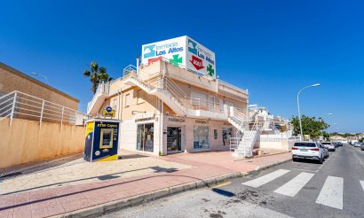 Resale - Villa - Los Altos