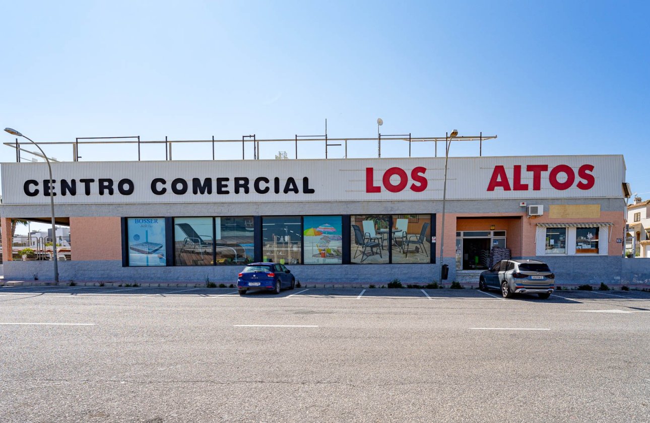 Resale - Villa - Los Altos