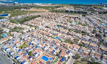 Resale - Villa - Los Altos