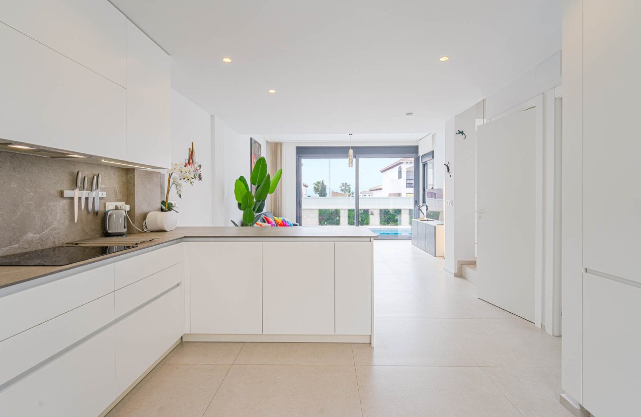 Reventa - Villa - Punta Prima