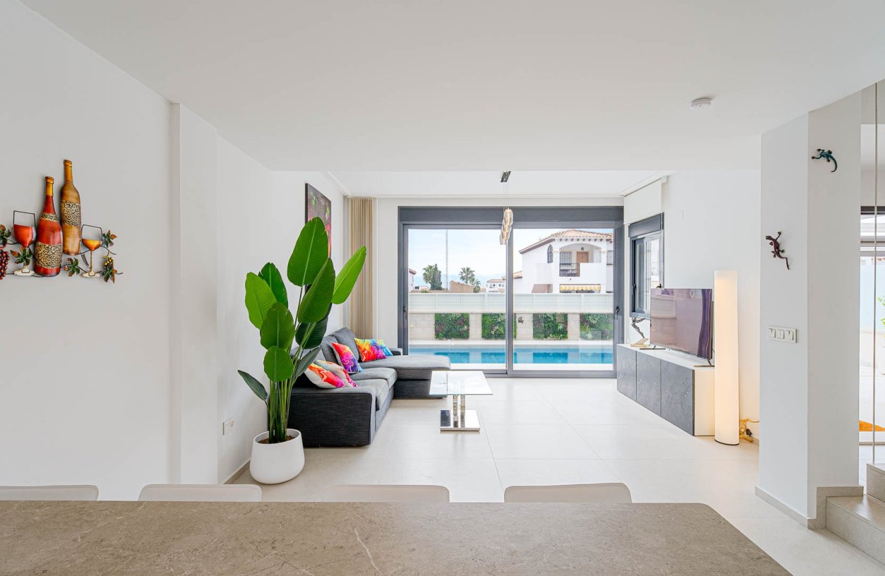 Reventa - Villa - Punta Prima