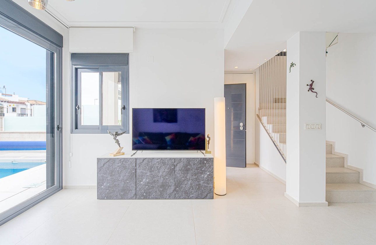 Reventa - Villa - Punta Prima