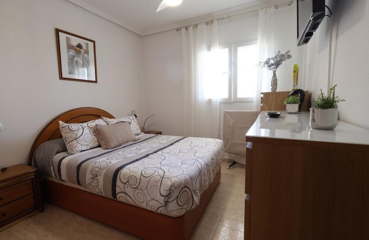 Resale - Apartment / flat - Torrevieja - La Mata