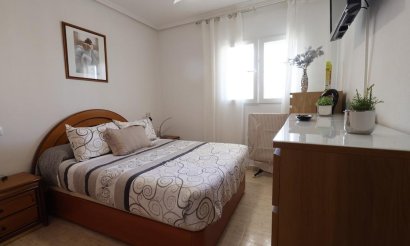 Resale - Apartment / flat - Torrevieja - La Mata