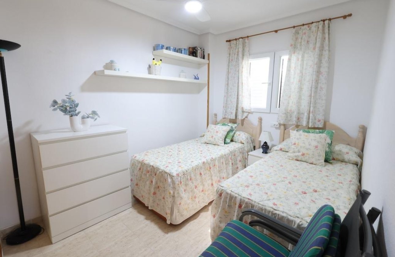Resale - Apartment / flat - Torrevieja - La Mata