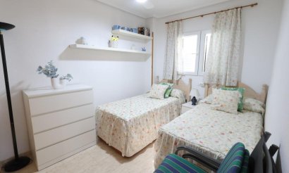 Resale - Apartment / flat - Torrevieja - La Mata