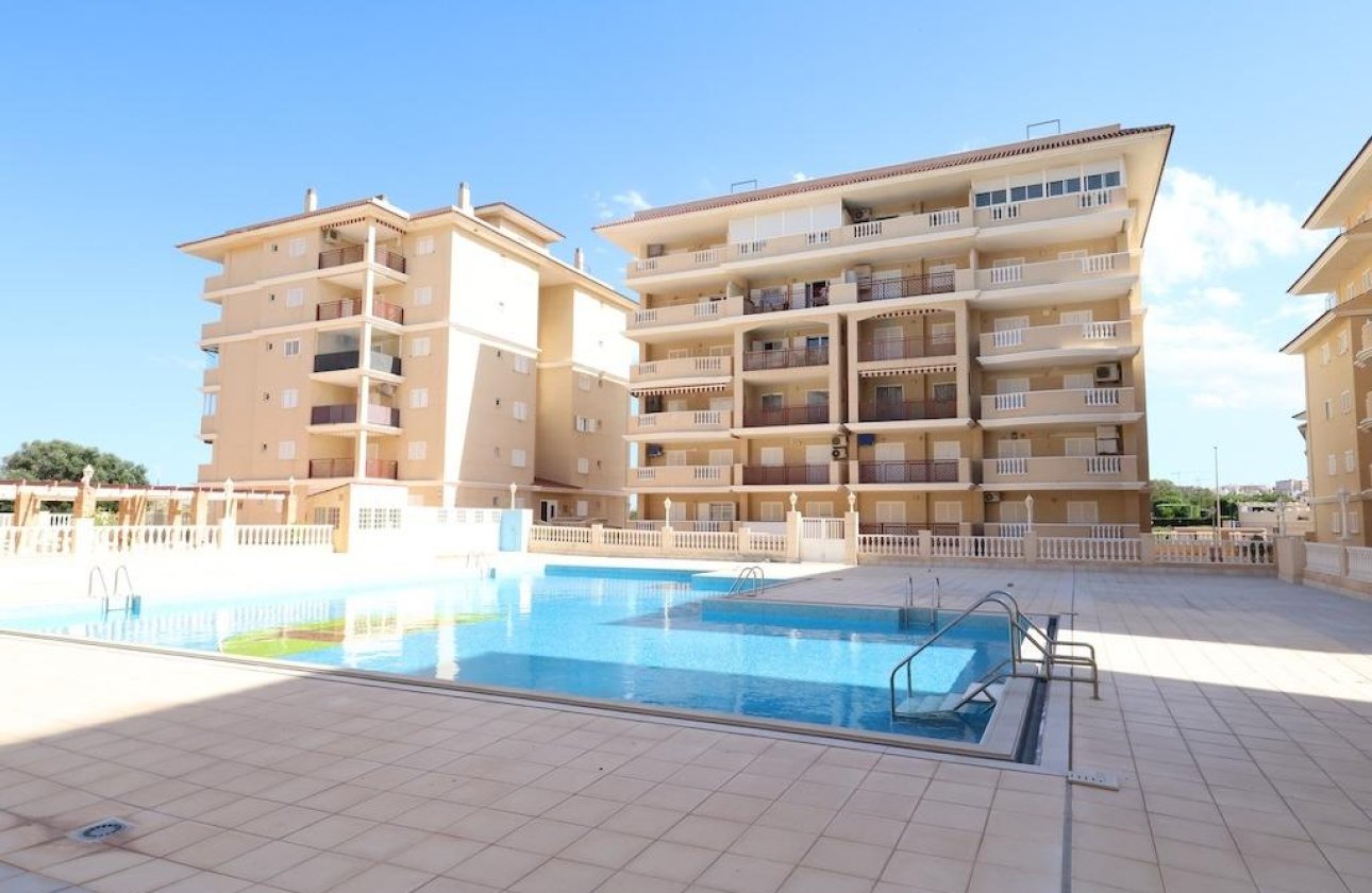Resale - Apartment / flat - Torrevieja - La Mata