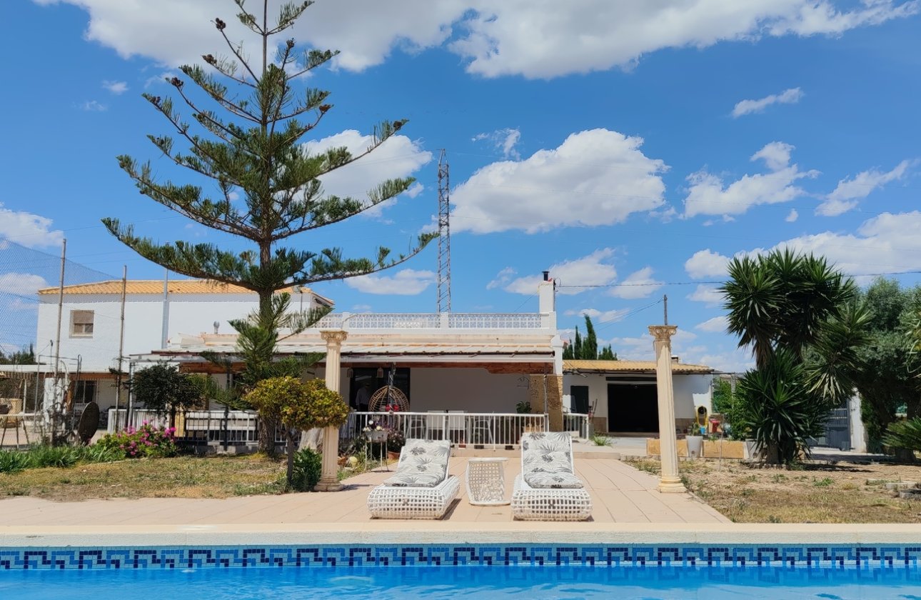 Resale - Villa - Los Montesinos