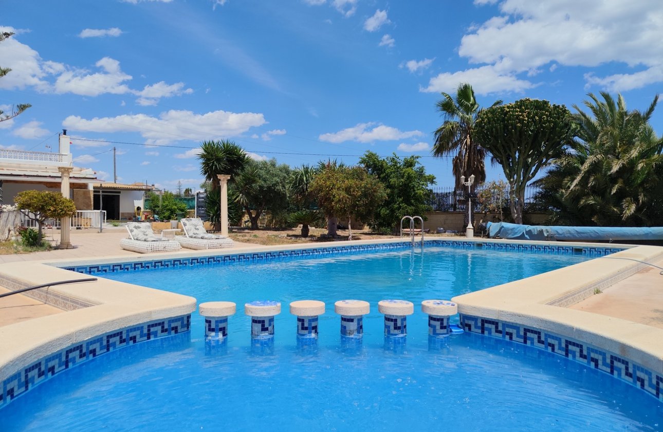 Resale - Villa - Los Montesinos