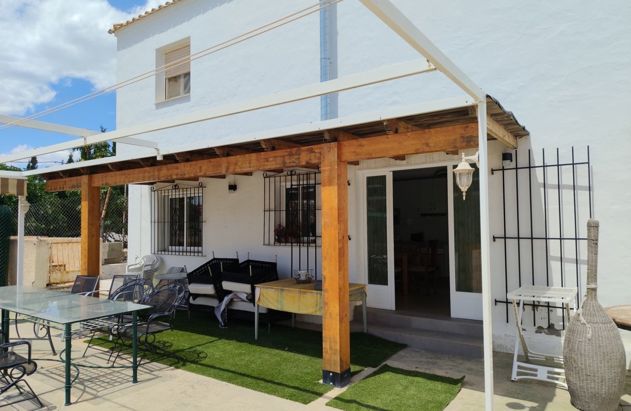 Resale - Villa - Los Montesinos