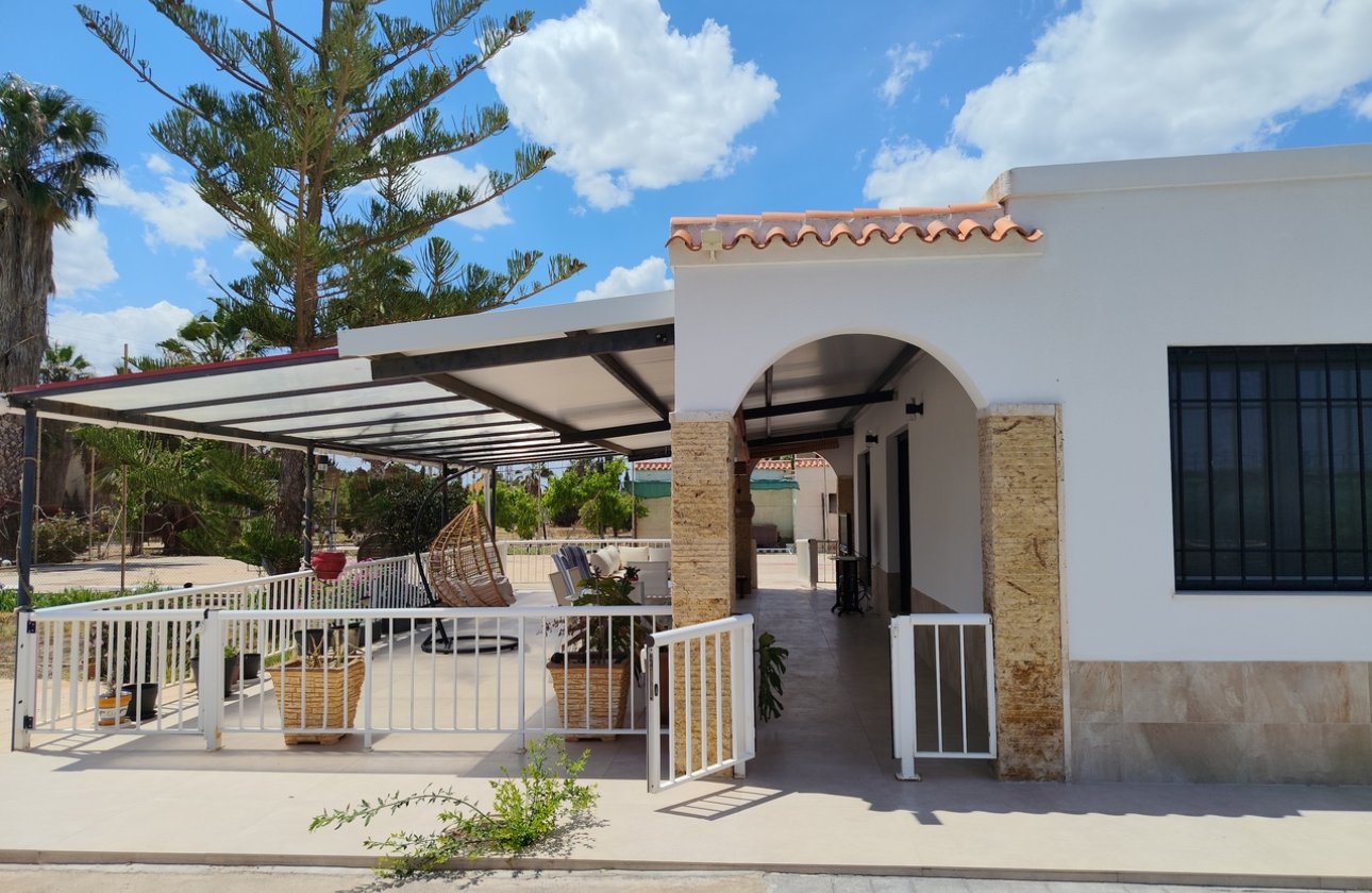 Resale - Villa - Los Montesinos