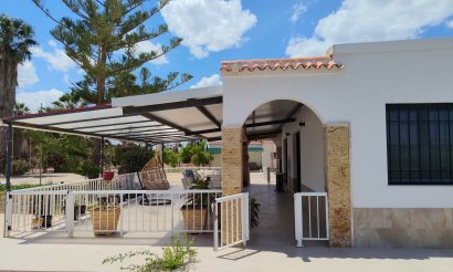 Resale - Villa - Los Montesinos