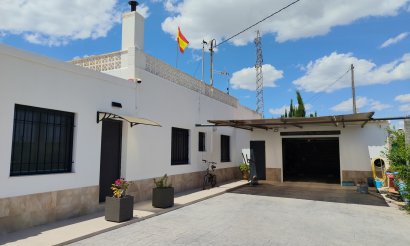 Resale - Villa - Los Montesinos