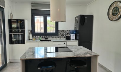 Resale - Villa - Los Montesinos