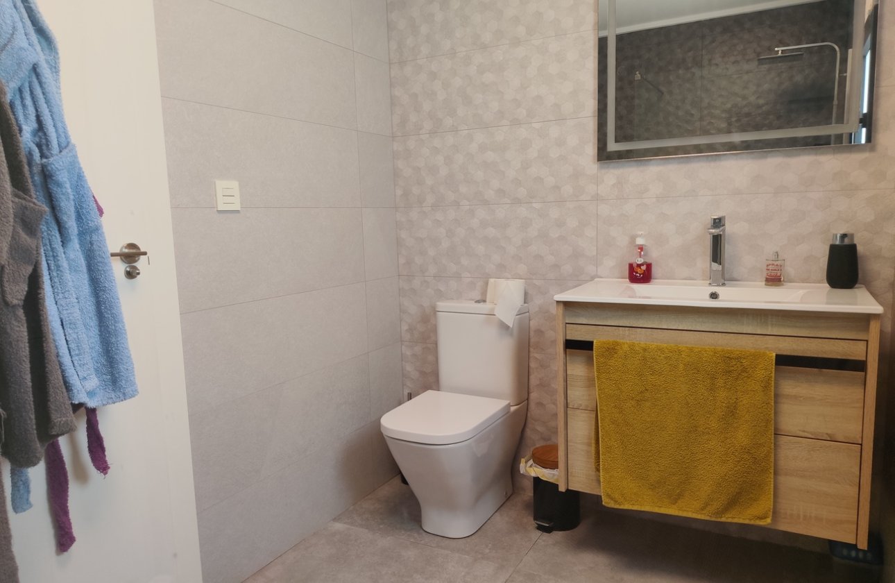 Resale - Villa - Los Montesinos