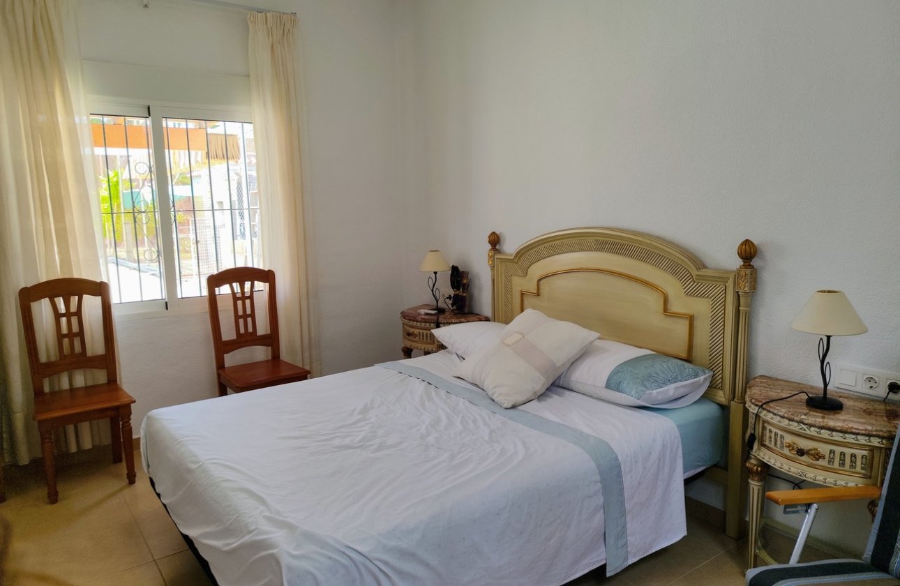 Resale - Villa - Los Montesinos