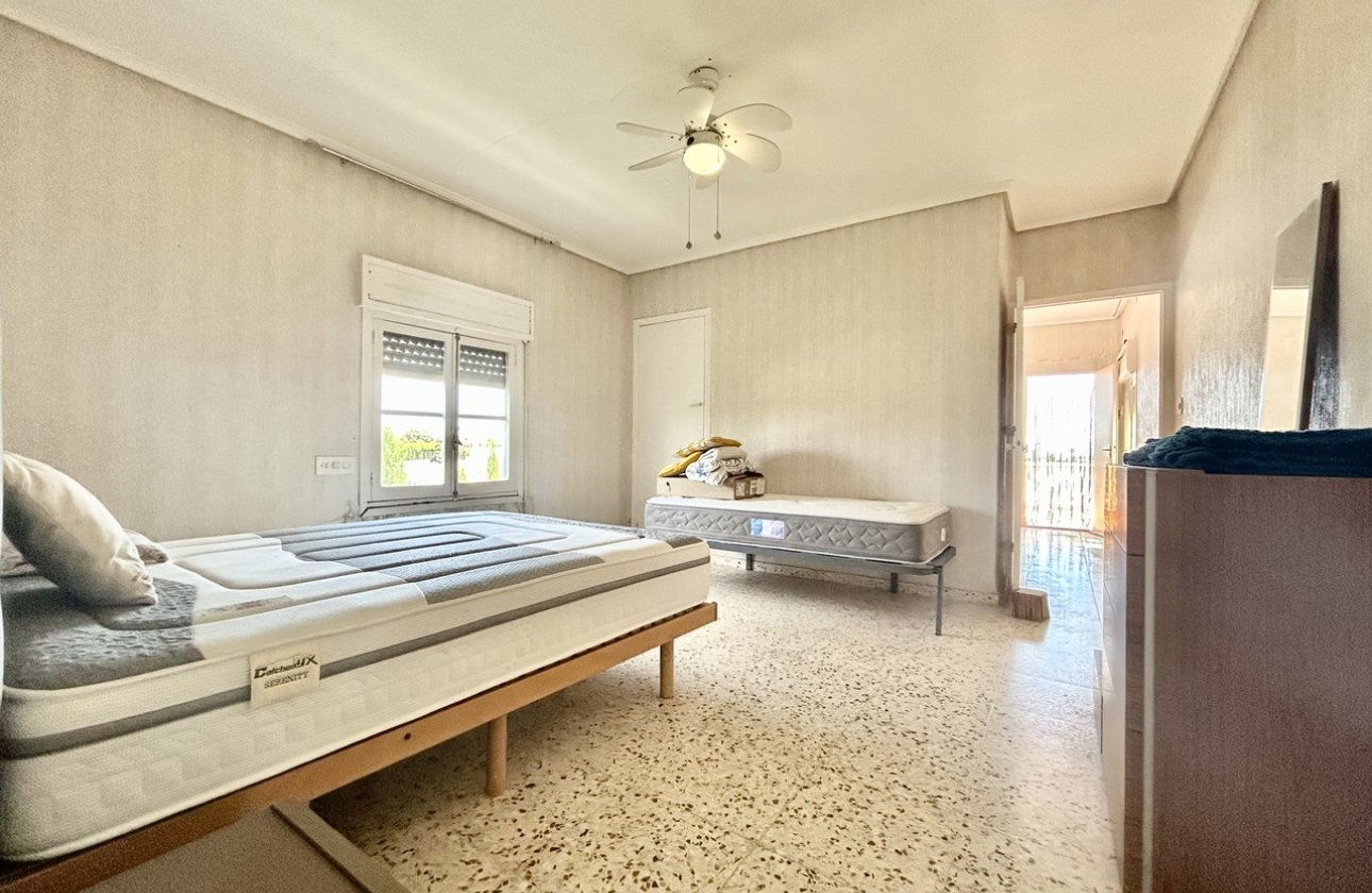 Resale - Villa - Los Montesinos