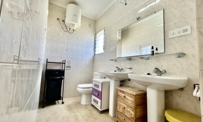 Resale - Villa - Los Montesinos