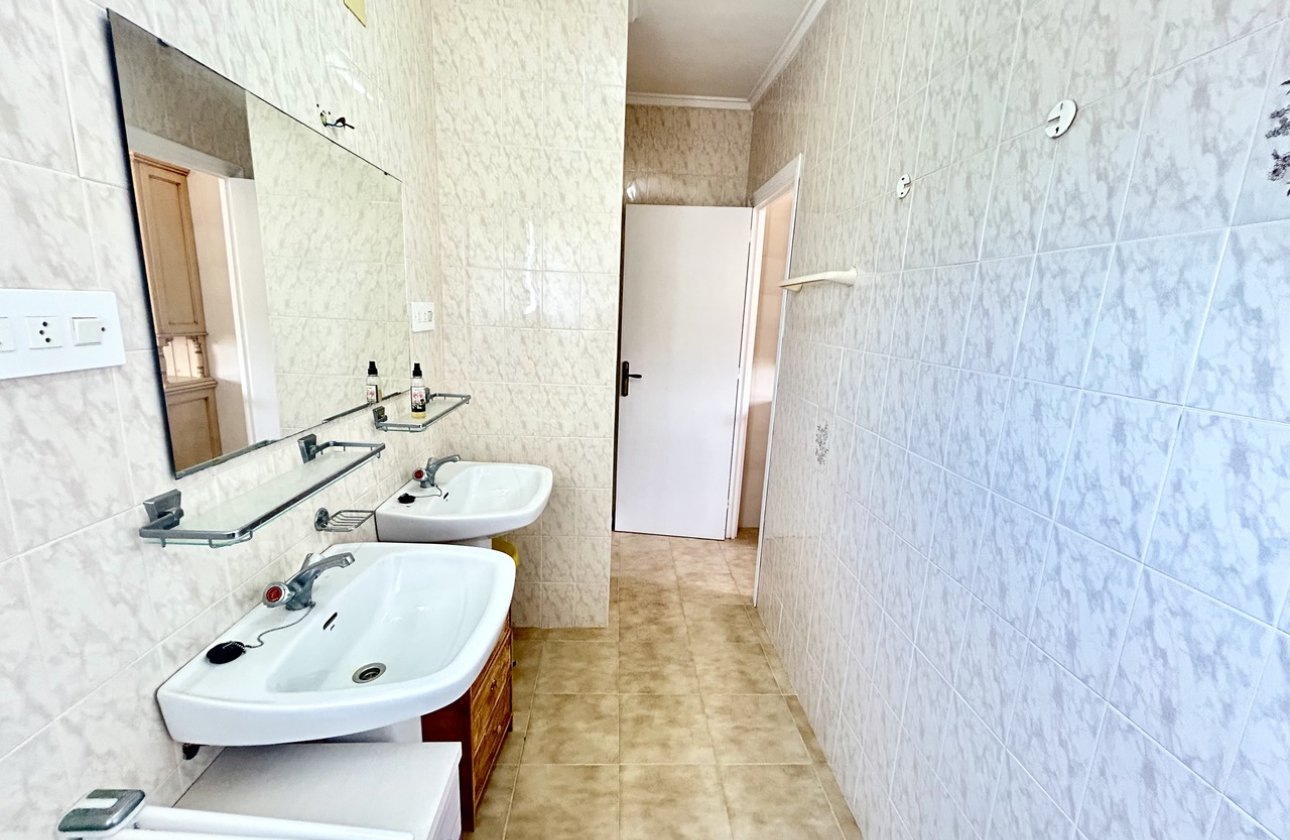 Resale - Villa - Los Montesinos