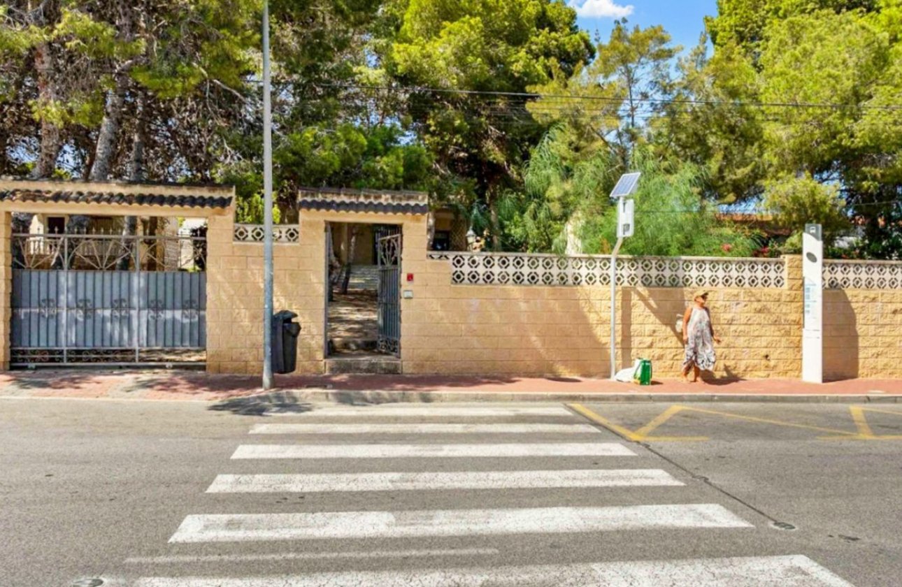 Reventa - Villa - Torrevieja - Los Balcones