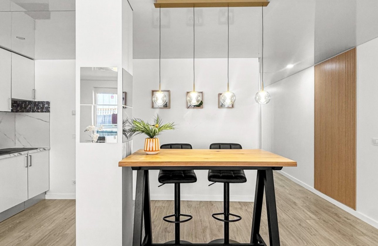Resale - Apartment / flat - Torrevieja - El Acequión - Los Náufragos