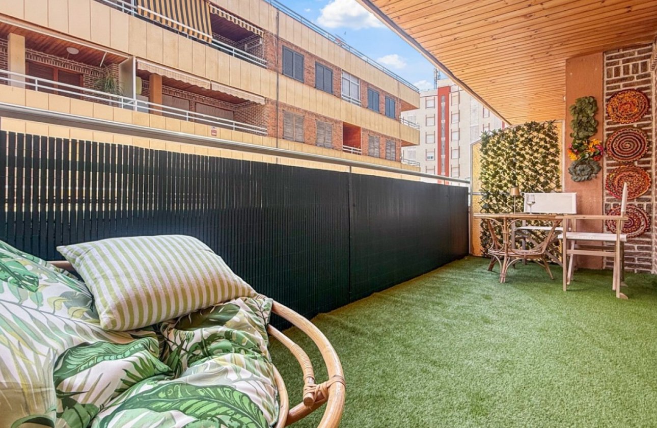 Resale - Apartment / flat - Torrevieja - El Acequión - Los Náufragos