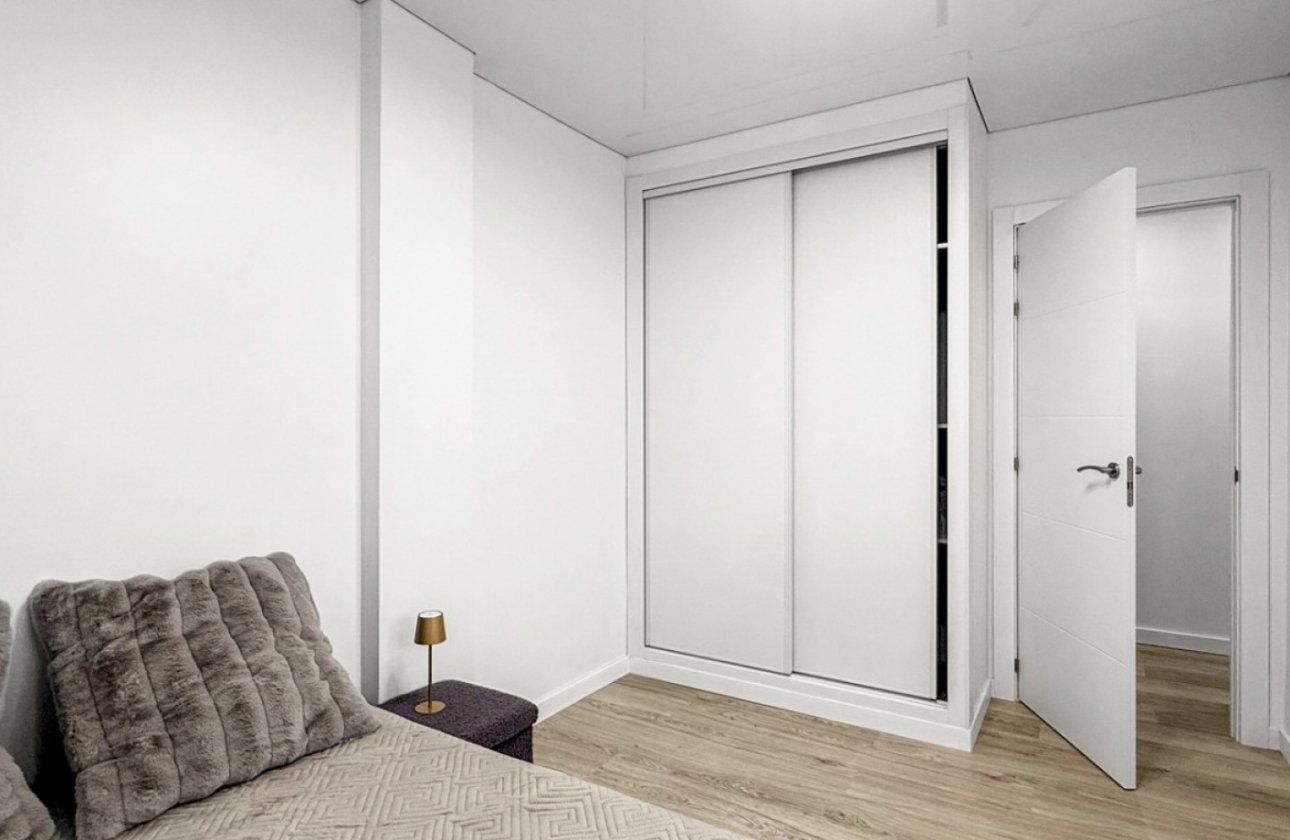 Resale - Apartment / flat - Torrevieja - El Acequión - Los Náufragos