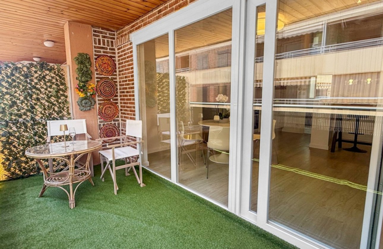 Resale - Apartment / flat - Torrevieja - El Acequión - Los Náufragos