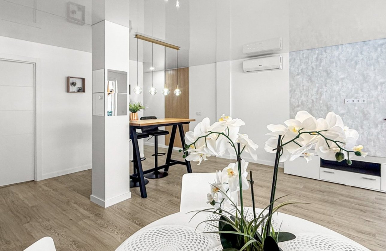 Resale - Apartment / flat - Torrevieja - El Acequión - Los Náufragos