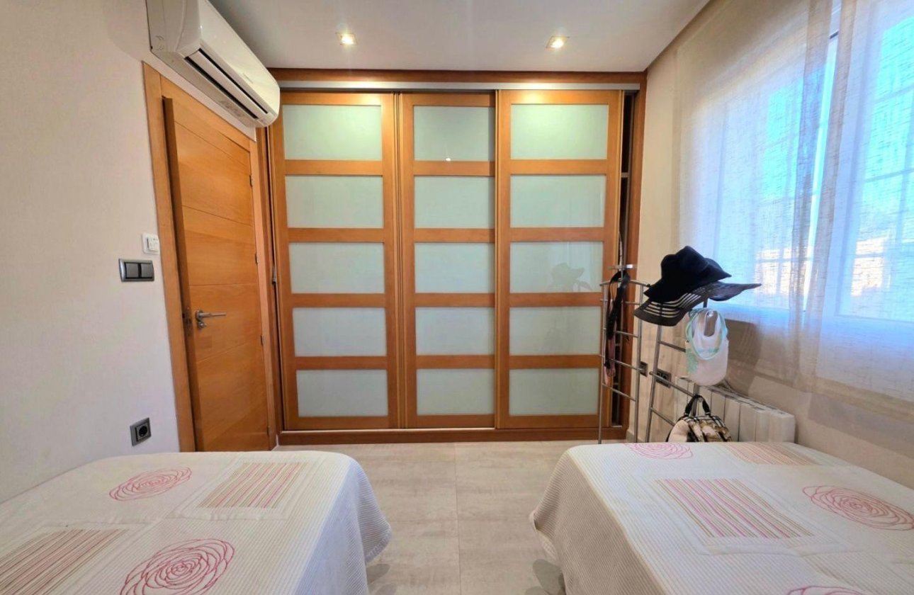 Resale - Villa - Dehesa de Campoamor - Campoamor