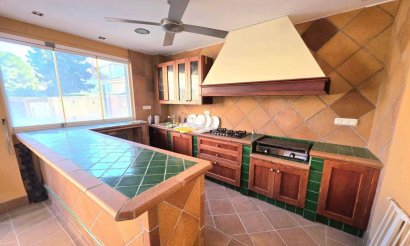Resale - Villa - Dehesa de Campoamor - Campoamor