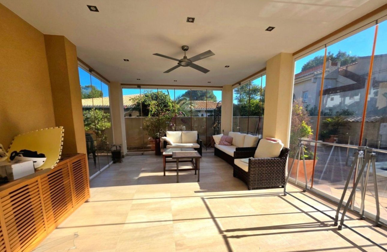 Resale - Villa - Dehesa de Campoamor - Campoamor
