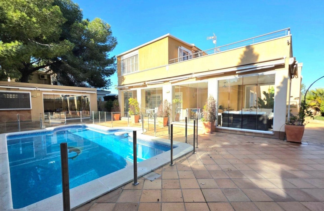 Resale - Villa - Dehesa de Campoamor - Campoamor
