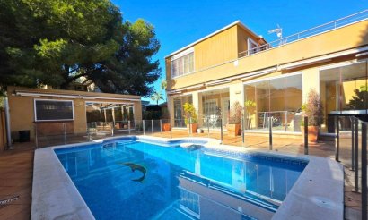 Resale - Villa - Dehesa de Campoamor - Campoamor