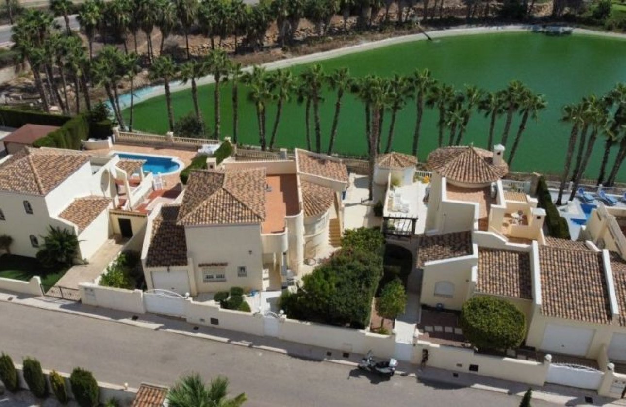 Resale - Villa - Orihuela Costa