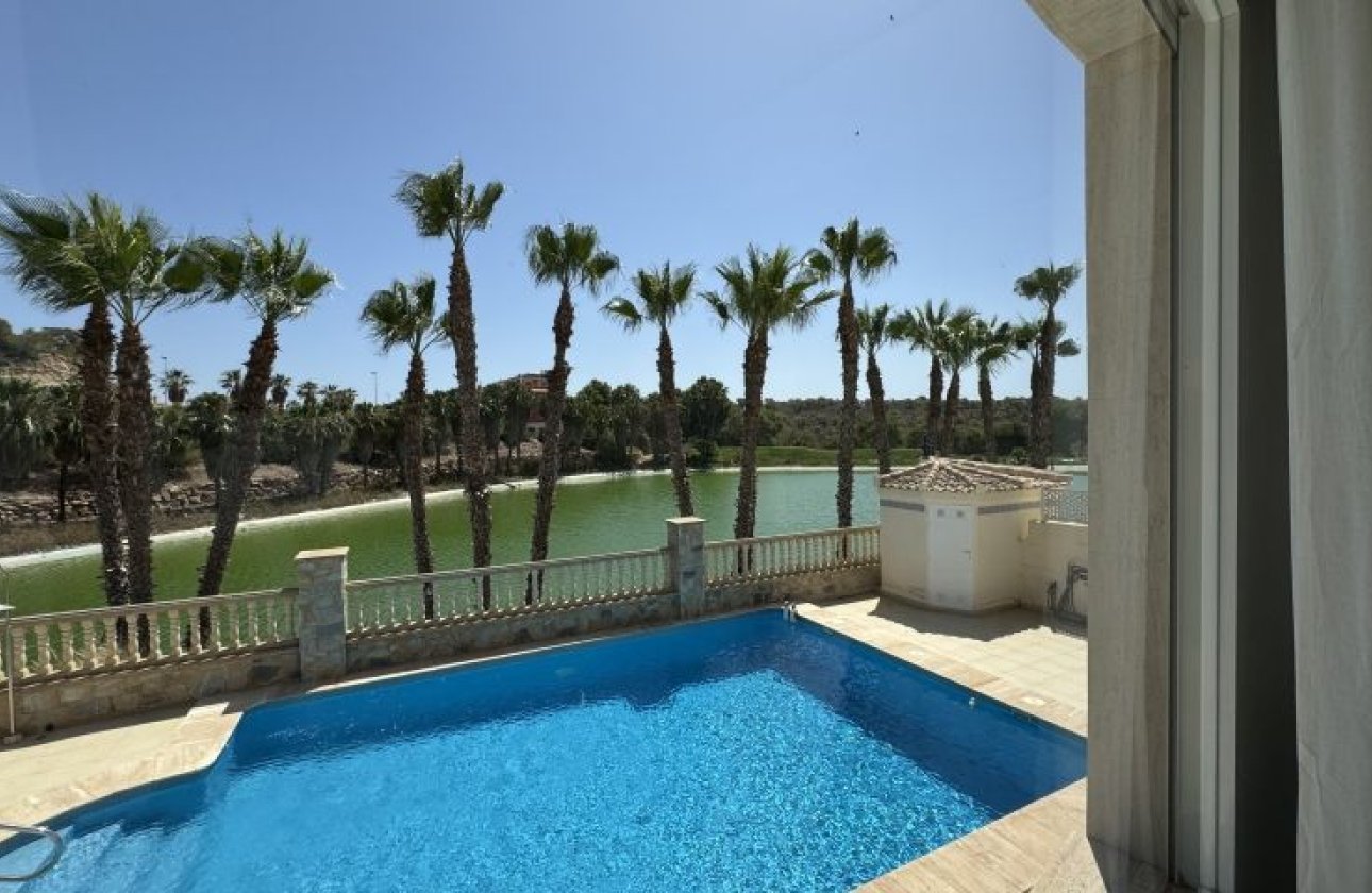 Resale - Villa - Orihuela Costa