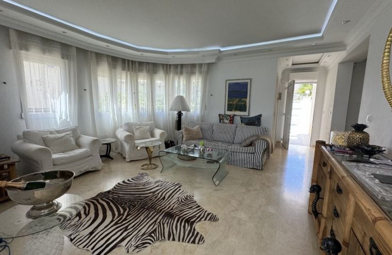 Resale - Villa - Orihuela Costa