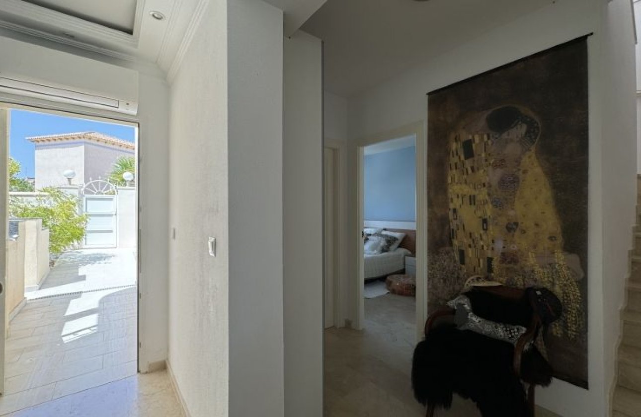 Resale - Villa - Orihuela Costa