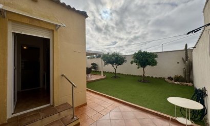 Resale - Villa - Torrevieja